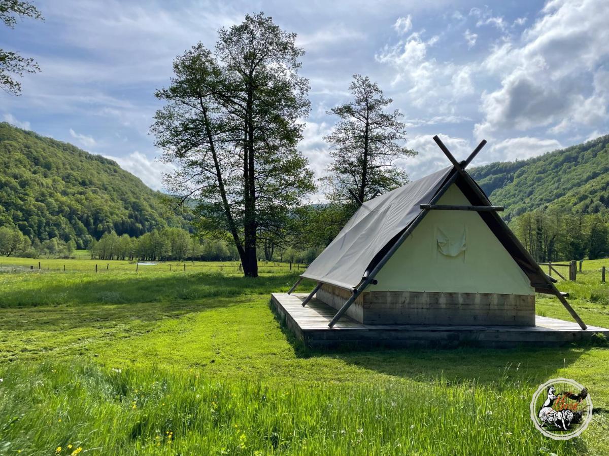 Parc Animalier Du Herisson Villa Doucier Exteriör bild